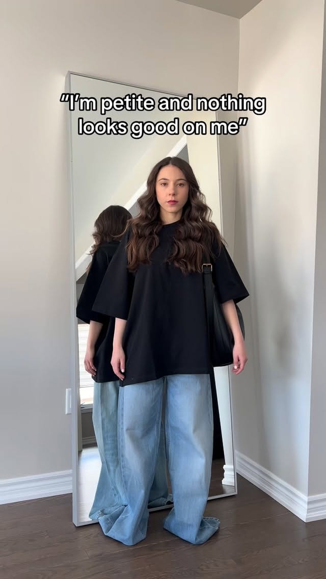 Baggy Jeans With a Fitted Cardigan