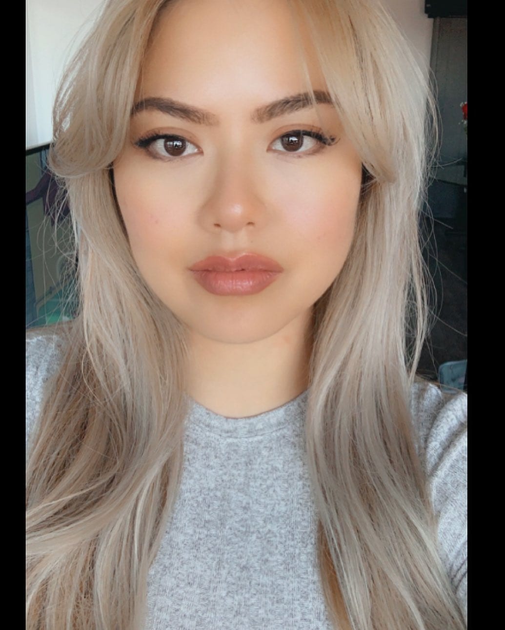 How To Style Curtain Bangs: 21 Easy Ways That Work 14 Try a Deep Side Part with Curtain Bangs