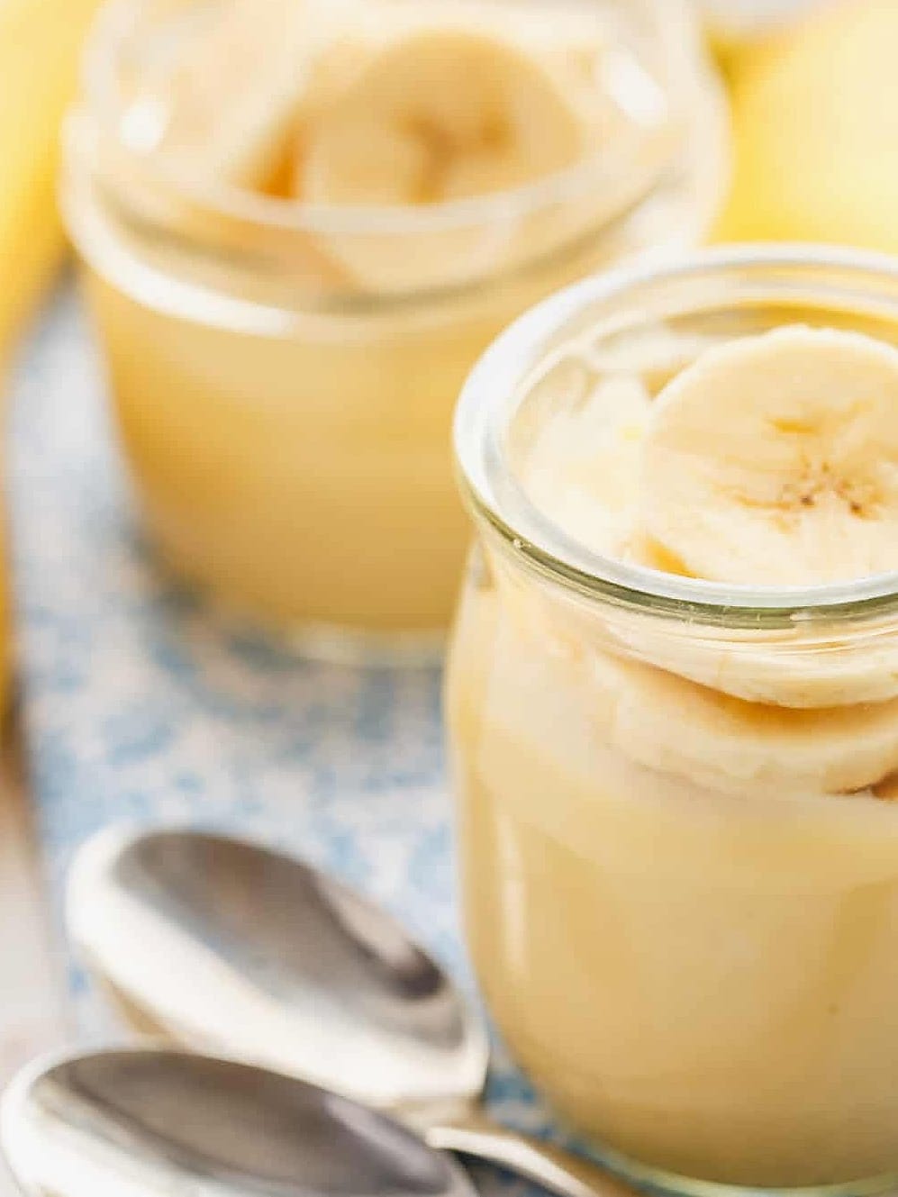 Classic Vanilla Almond Overnight Oats 1 featured 970