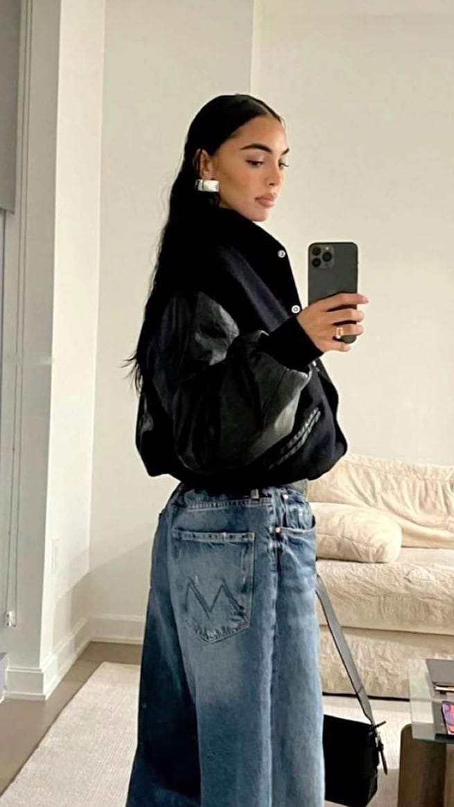 20 Baggy Jeans Outfits That Look Effortlessly Cool 20 Baggy Jeans with a Statement Jacket