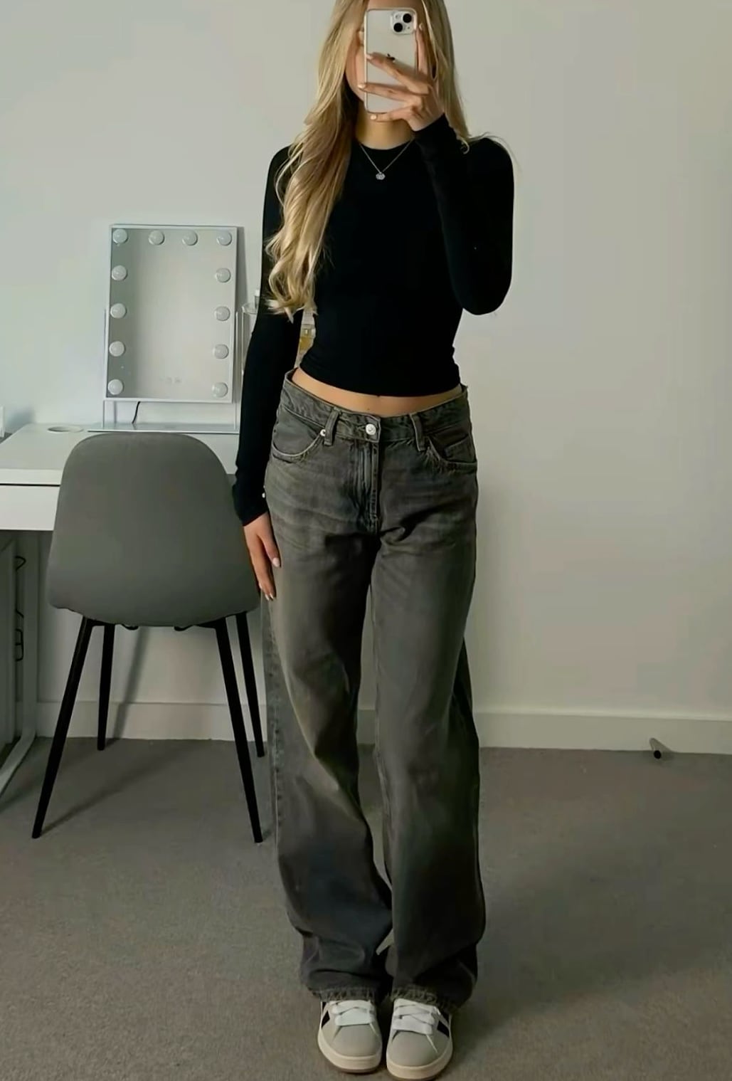 Casual Cosy Grey Baggy Jeans Outfit for Everyday Wear