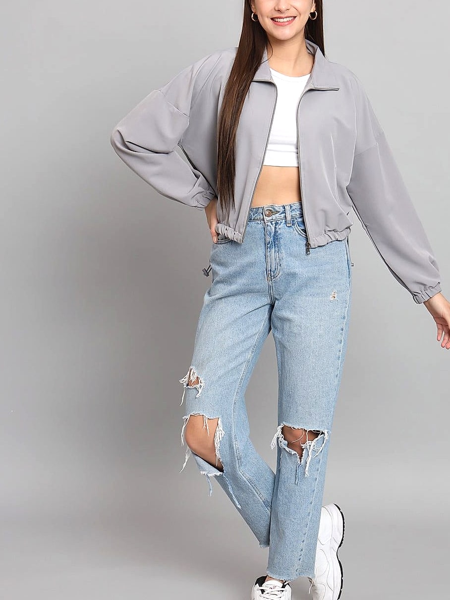 Grey Baggy Jeans with a Cropped Jacket for Street Style Vibes
