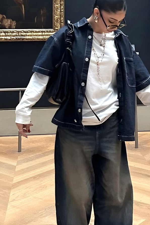 9 Baggy Jeans Outfit Ideas You'll Actually Want To Copy 5 Monochrome Denim-on-Denim Baggy Jeans Look