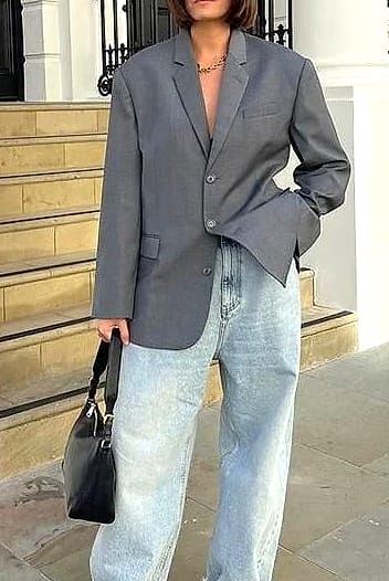 Oversized Blazer and Grey Baggy Jeans Street Style