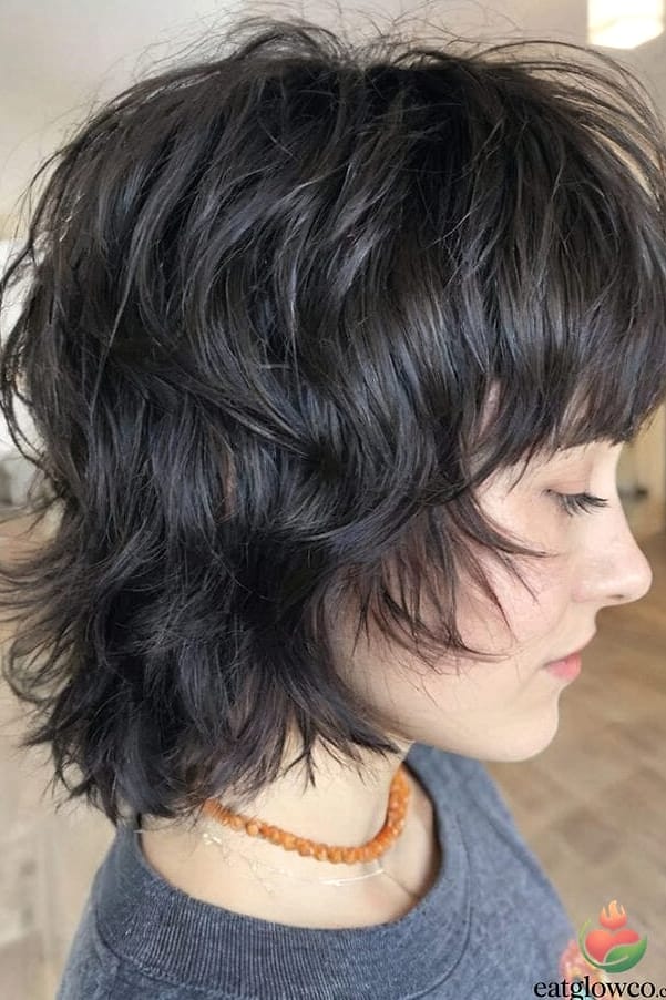Wolf Cut For Women: 11 Trendy Looks To Ask Your Stylist 6 Short Wolf Cut (The Shaggy Bob)
