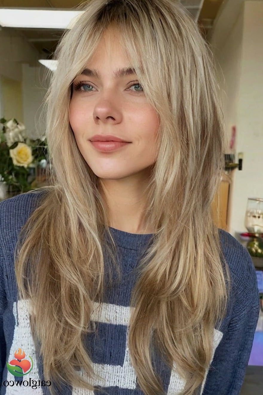 Wolf Cut For Women: 11 Trendy Looks To Ask Your Stylist 5 Straight Hair Wolf Cut